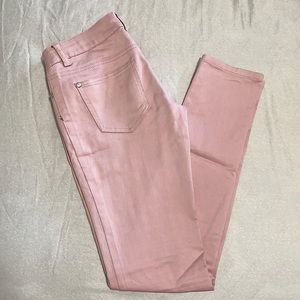 Celebrity Pink skinny jeans!